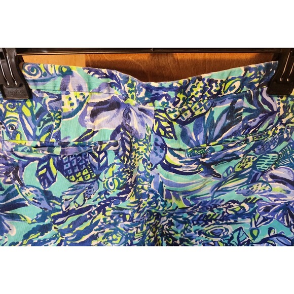 Lilly Pulitzer Bennett Blue Magnolia Shorts, size 12 - Picture 8 of 8